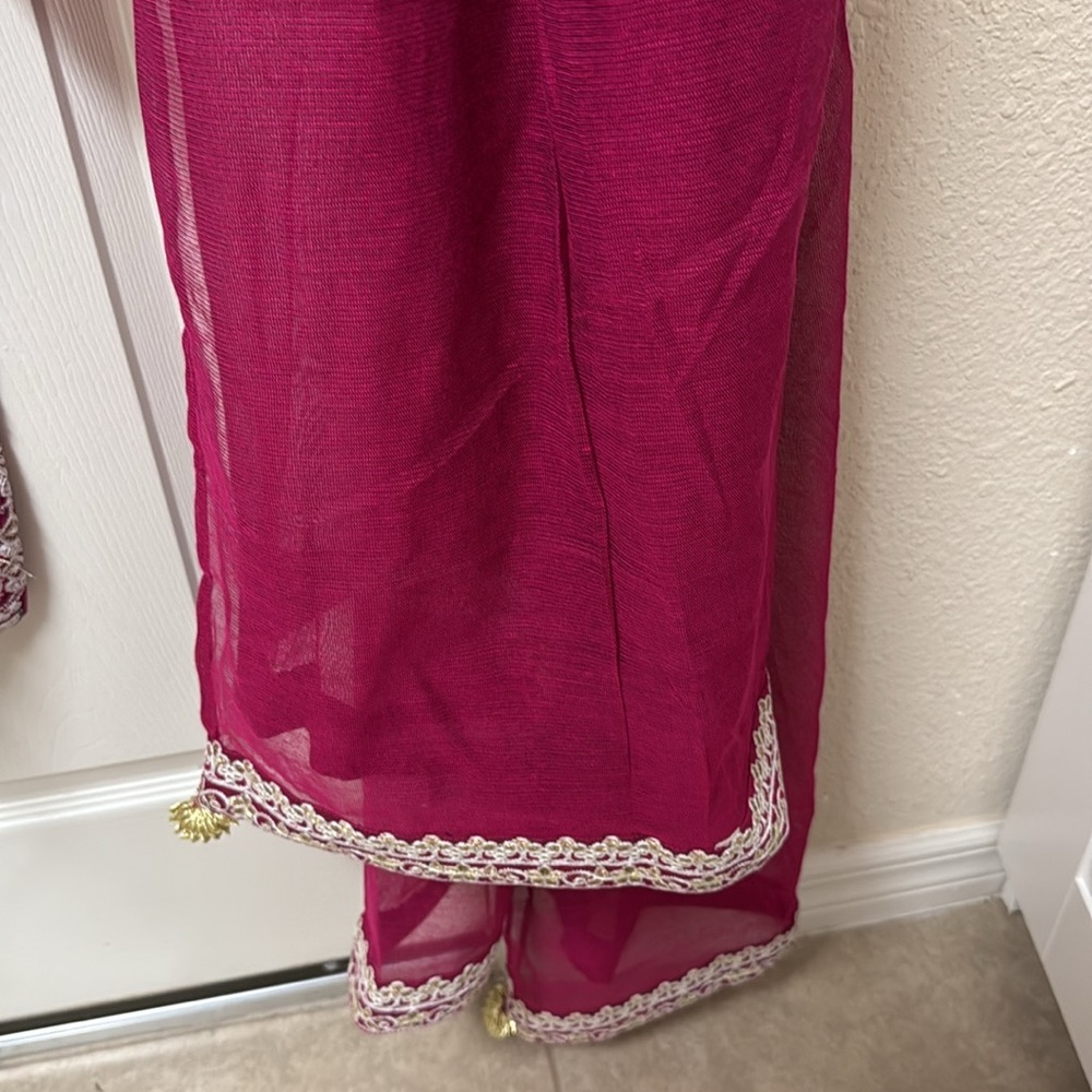 New Pakistani Indian ethnic Elegant burgundy Embroidered shalwar kameez #694 - Picture 5 of 11